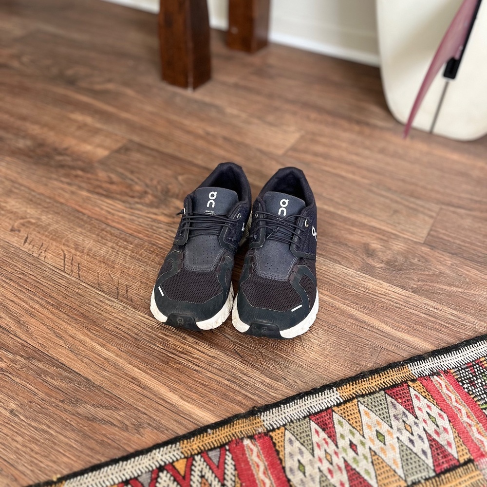 ON Cloud 5 Women's Sneakers, Size 7.5